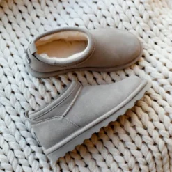 Bearpaw Women's SUPER SHORTY Boots 18 Bearpaw Women's SUPER SHORTY Boots -Minnetonka Shoes Shop GUEST 36098fe6 8ba4 4c29 bcf1 f79aae60a238