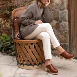 Nisolo Sustainable Women's All-Day Heeled Clog -Minnetonka Shoes Shop GUEST 9283ce6d b9d4 4f59 932f bd9483ef4443